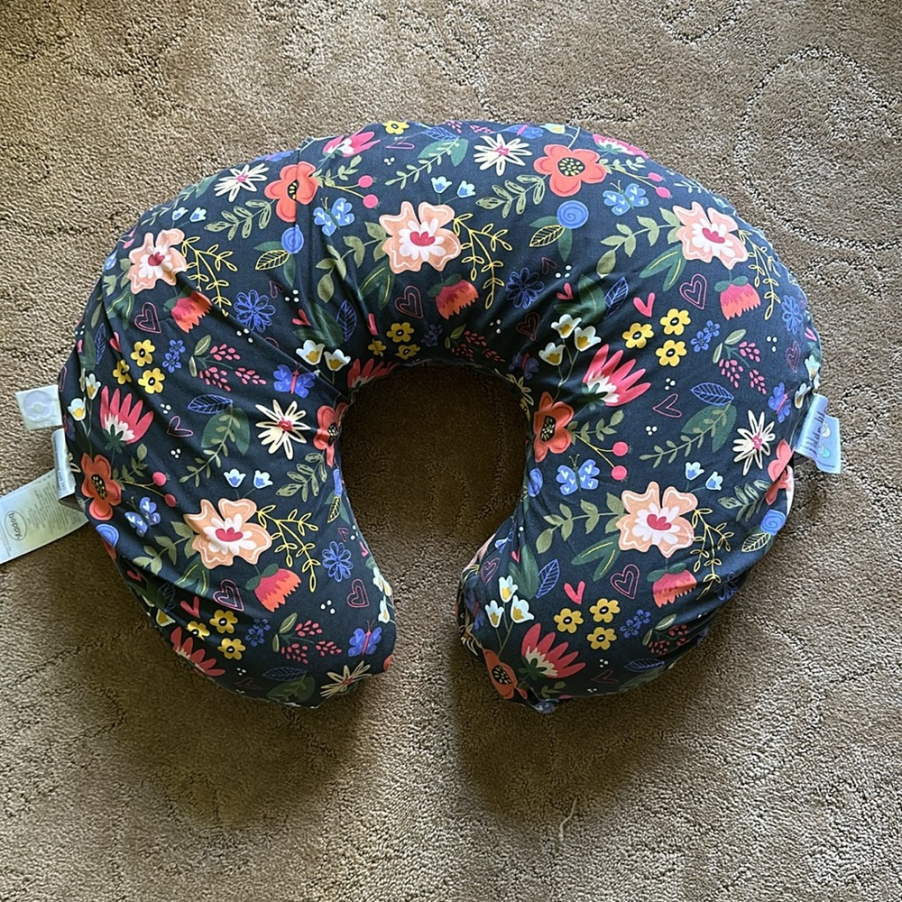 Boppy Nursing Pillow original w/ floral cover + waterproof cover (3pc)